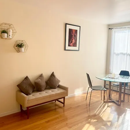 Stunning, Spacious House In Brooklyn, Nyc!